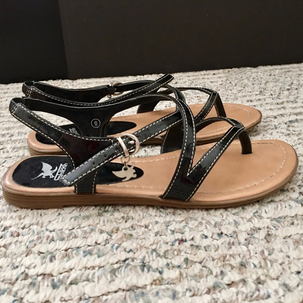 🔥Beige/Tan & Black Strappy Sandals🔥